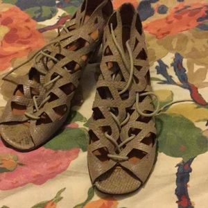 Gentle Souls sandals 9m